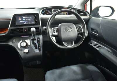 2017 TOYOTA SIENTA HYBRID 7 SEATER