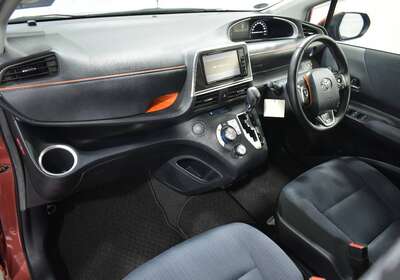 2017 TOYOTA SIENTA HYBRID 7 SEATER