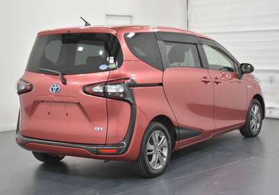 2017 TOYOTA SIENTA HYBRID 