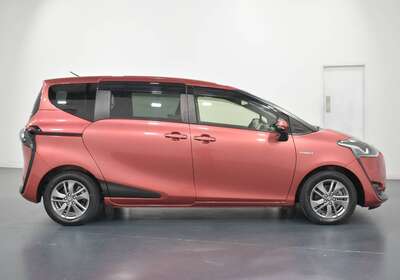 2017 TOYOTA SIENTA HYBRID 7 SEATER