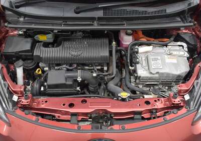 2017 TOYOTA SIENTA HYBRID 7 SEATER