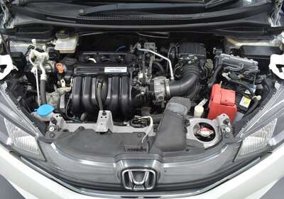 2015 HONDA FIT 1.5L HYBRID 5 SEATER