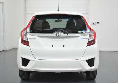 2015 HONDA FIT 1.5L HYBRID 5 SEATER