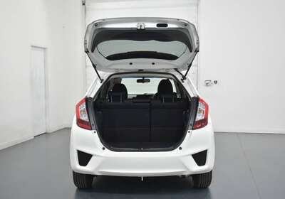 2015 HONDA FIT 1.5L HYBRID 5 SEATER