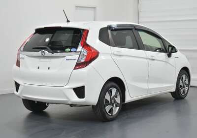 2015 HONDA FIT 1.5L HYBRID 5 SEATER