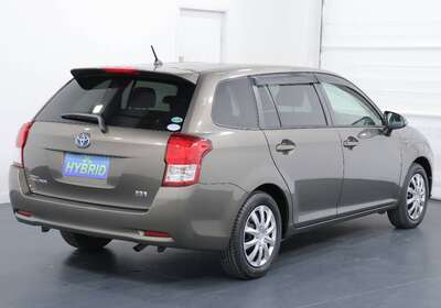 2014 TOYOTA COROLLA FIELDER 1.5L HYBRID 5 SEATER