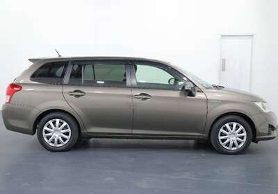 2014 TOYOTA COROLLA FIELDER 1.5L HYBRID 5 SEATER