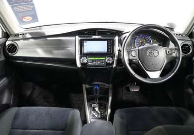 2013 TOYOTA COROLLA FIELDER 1.5L HYBRID 5 SEATER