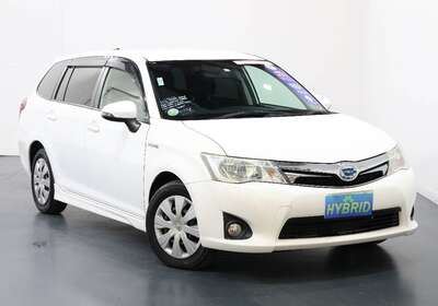 2013 TOYOTA COROLLA FIELDER 1.5L HYBRID 5 SEATER