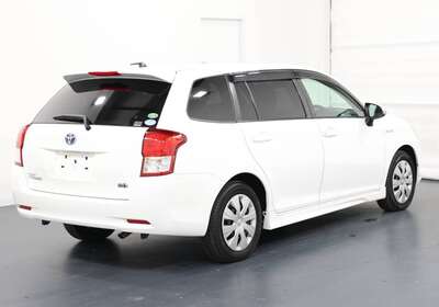 2013 TOYOTA COROLLA FIELDER 1.5L HYBRID 5 SEATER