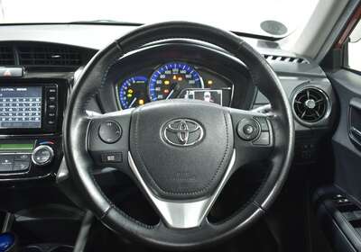 2015 TOYOTA COROLLA FIELDER 1.5L HYBRID 5 SEATER