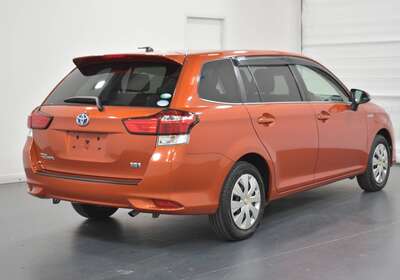 2015 TOYOTA COROLLA FIELDER 1.5L HYBRID 5 SEATER