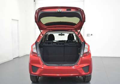 2016 HONDA FIT 1.5L HYBRID 5 SEATER