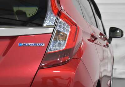 2016 HONDA FIT 1.5L HYBRID 5 SEATER