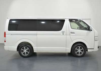 2014 TOYOTA HIACE 3.0L DIESEL 2WD 