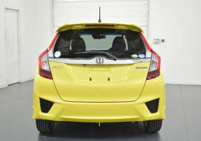 2016 HONDA FIT 1.5L HYBRID 5 SEATER