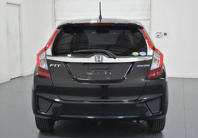 2016 HONDA FIT 1.5L HYBRID 5 SEATER