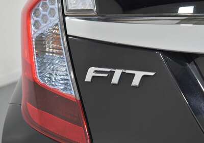 2016 HONDA FIT 1.5L HYBRID 5 SEATER