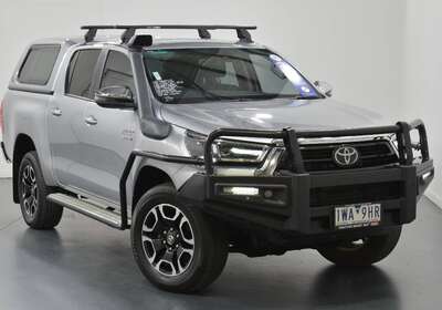 2022 TOYOTA HILUX SR5 (4X4)