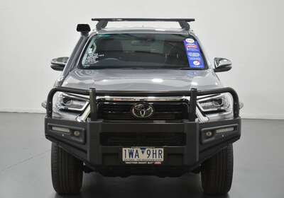 2022 TOYOTA HILUX SR5 (4X4)