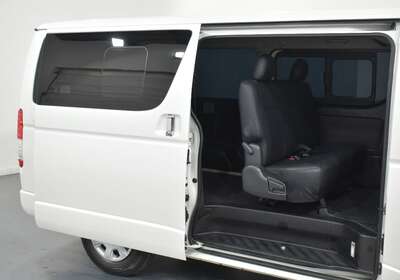 2014 TOYOTA HIACE 3.0L DIESEL 2WD 