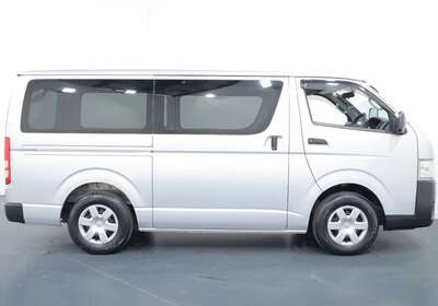 2016 TOYOTA HIACE 3.0L DIESEL 2WD 