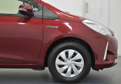 2019 TOYOTA VITZ HYBRID 5 SEATER