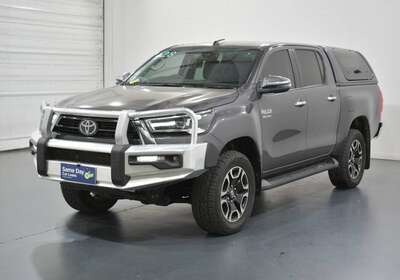 2020 TOYOTA HILUX SR5 (4X4)