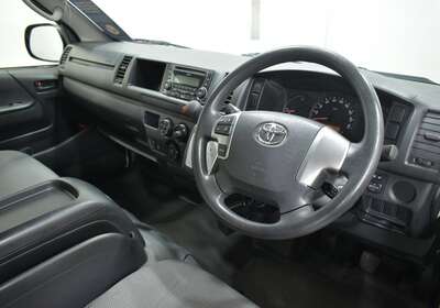 2014 TOYOTA HIACE COMMUTER