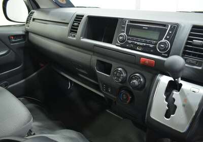 2014 TOYOTA HIACE COMMUTER