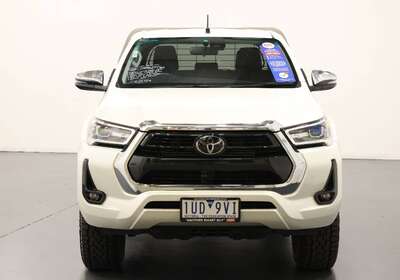 2021 TOYOTA HILUX SR5 (4X4)