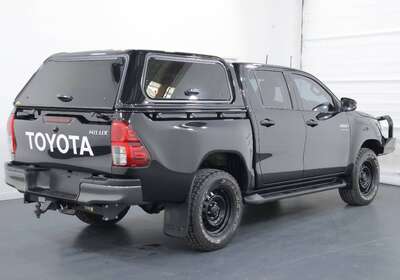 2021 TOYOTA HILUX SR (4X4)