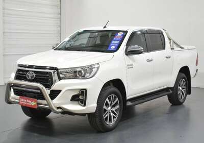 2019 TOYOTA HILUX SR5 (4X4)