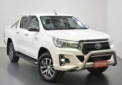 2019 TOYOTA HILUX SR5 (4X4)