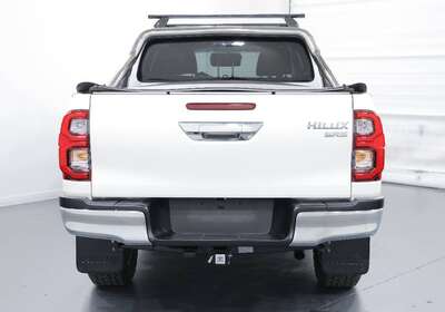 2016 TOYOTA HILUX SR5 (4X4)