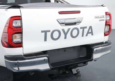 2020 TOYOTA HILUX SR5 (4X4)