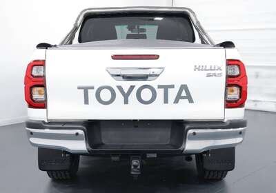 2021 TOYOTA HILUX SR (4X4)