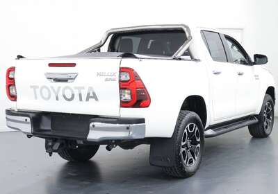 2021 TOYOTA HILUX SR (4X4)