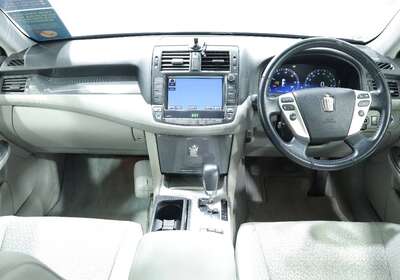 2012 TOYOTA CROWN 3.5L HYBRID 5 SEATER