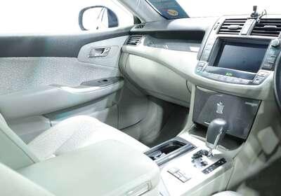 2012 TOYOTA CROWN 3.5L HYBRID 5 SEATER