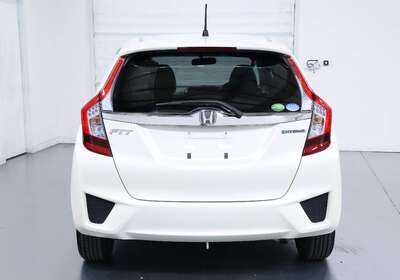 2015 HONDA FIT 1.5L HYBRID 5 SEATER