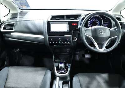 2015 HONDA FIT 1.5L HYBRID 5 SEATER