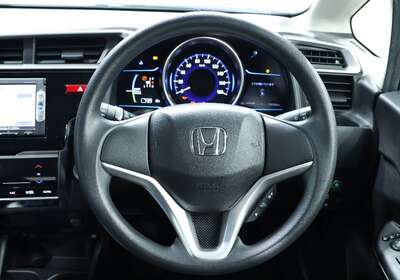 2015 HONDA FIT 1.5L HYBRID 5 SEATER