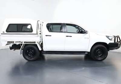 2019 TOYOTA HILUX SR (4X4)