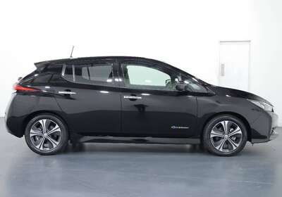 2019 NISSAN LEAF 100% ELECTRIC 5 SEATER