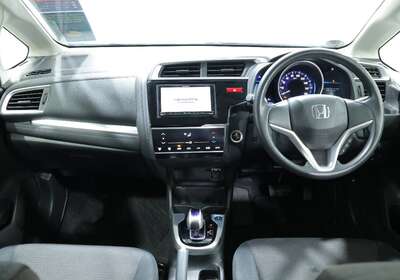 2014 HONDA FIT 1.5L HYBRID 5 SEATER