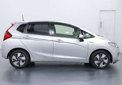 2014 HONDA FIT 1.5L HYBRID 5 SEATER