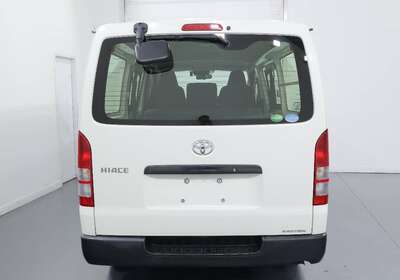 2018 TOYOTA HIACE 3.0L DIESEL 2WD 5 SEATER