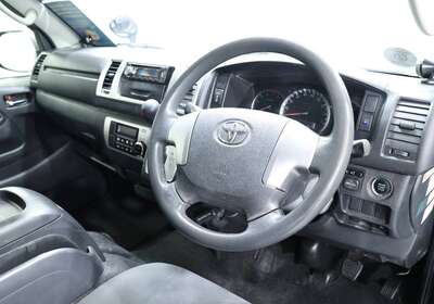 2014 TOYOTA HIACE 3.0L DIESEL 2WD 