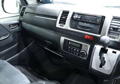 2014 TOYOTA HIACE 3.0L DIESEL 2WD 